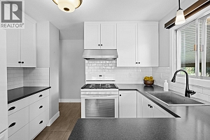 1745 Haug Avenue - Photo 9