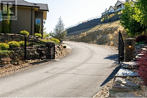 1528 Vineyard Drive - Photo 4