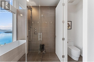 8900 Hampshire Crescent - Photo 35