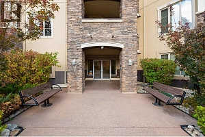 1875 Country Club Drive Unit# 1105 - Photo 4