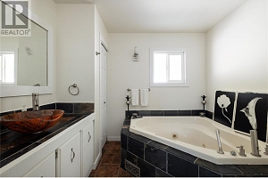 525 Guildford Court - Photo 31