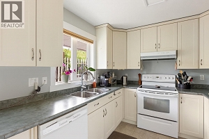 683 Cougar Street - Photo 3