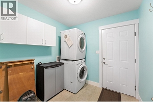 683 Cougar Street - Photo 36