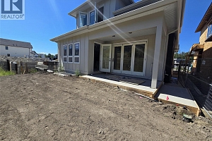 1012 Bull Crescent - Photo 14