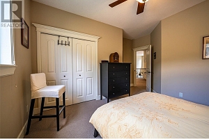 1011 Foothills Court - Photo 35