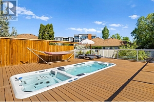 624 Armour Crescent - Photo 2