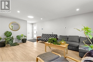 624 Armour Crescent - Photo 6