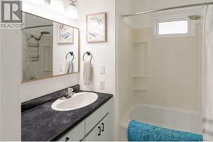 10484 Seaton Road - Photo 16