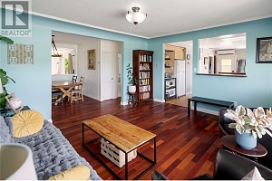 10484 Seaton Road - Photo 8