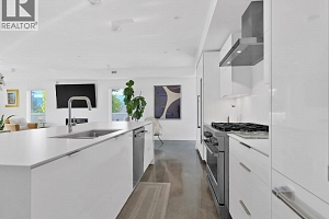 4071 Lakeshore Road Unit# 201 - Photo 4