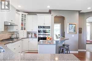 2072 Lillooet Court - Photo 16