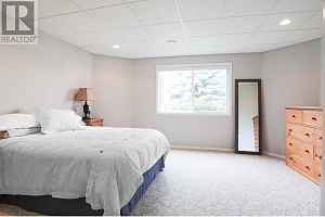 2072 Lillooet Court - Photo 33