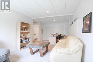 2072 Lillooet Court - Photo 35