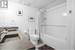 2072 Lillooet Court - Photo 36