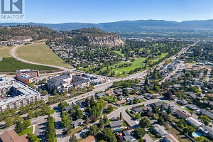 702 Glenmore Drive - Photo 2