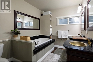 2100 32 Avenue - Photo 18
