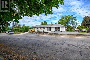 2708 18th Street - Photo 2
