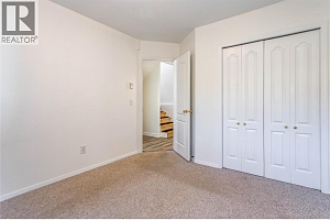 885 Walrod Street - Photo 14