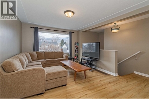 885 Walrod Street - Photo 24