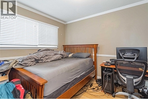885 Walrod Street - Photo 28
