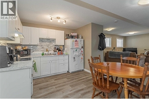 885 Walrod Street - Photo 30