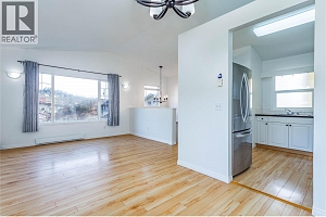 885 Walrod Street - Photo 8