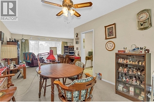 1358 Cherry Crescent E - Photo 15