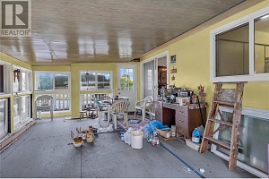 1358 Cherry Crescent E - Photo 17
