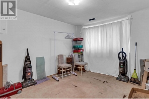 1358 Cherry Crescent E - Photo 25