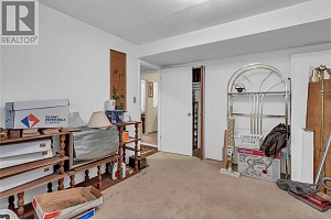 1358 Cherry Crescent E - Photo 26