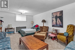 1358 Cherry Crescent E - Photo 29