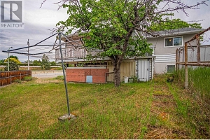 1358 Cherry Crescent E - Photo 8