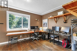 2515 East Vernon Road - Photo 37