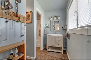 2515 East Vernon Road - Photo 42