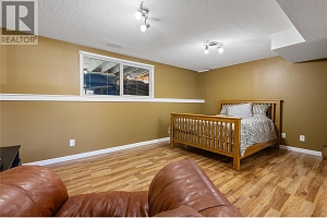 2141 Kaslo Court - Photo 38