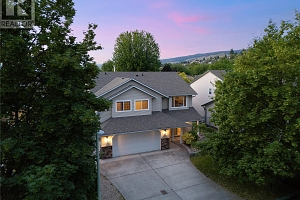 506 Harrop Avenue - Photo 2