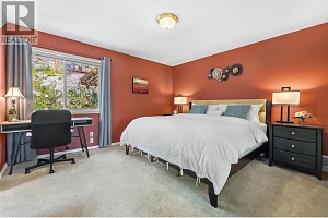 1056 Caledonia Way - Photo 18