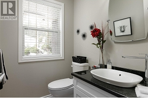 1043 Caledonia Way - Photo 17