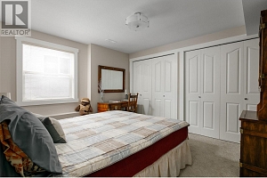 1043 Caledonia Way - Photo 26