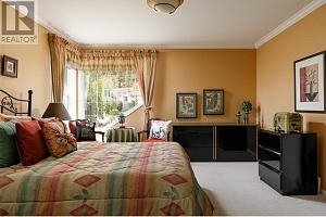 1043 Caledonia Way - Photo 35