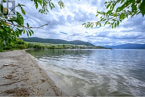 2612 Lakeshore Road - Photo 4