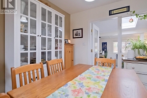 5882 Victoria Street - Photo 12