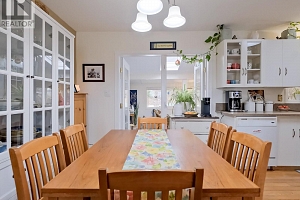 5882 Victoria Street - Photo 13