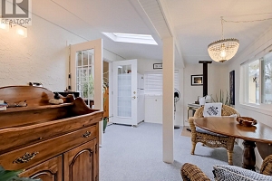 5882 Victoria Street - Photo 14