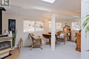 5882 Victoria Street - Photo 16