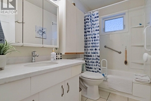 5882 Victoria Street - Photo 22