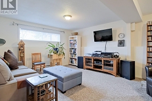 5882 Victoria Street - Photo 27