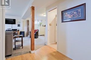 5882 Victoria Street - Photo 33