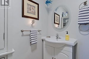 5882 Victoria Street - Photo 38