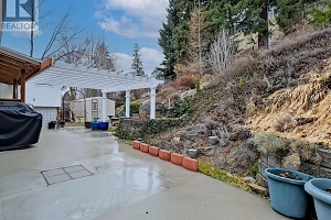 5882 Victoria Street - Photo 42